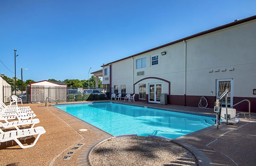 Red Roof Inn San Marcos-1